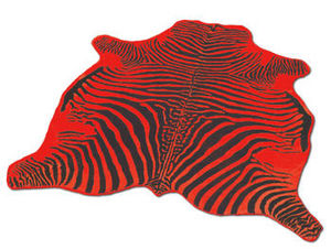 WHITE LABEL - tapis en peau de vache rouge imprimé zébré noir - Peau De Vache