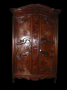 Antiquités Macon -  - Linen Cabinet