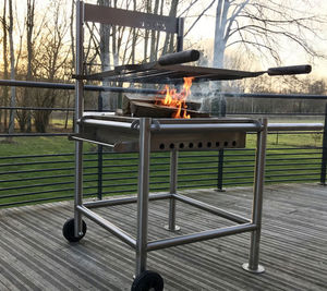 BARKS BARBECUE -  - Charcoal Barbecue