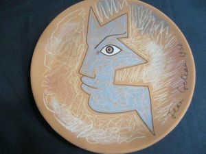 SYLVIA POWELL DECORATIVE ARTS - figure bleue - Decorative Platter