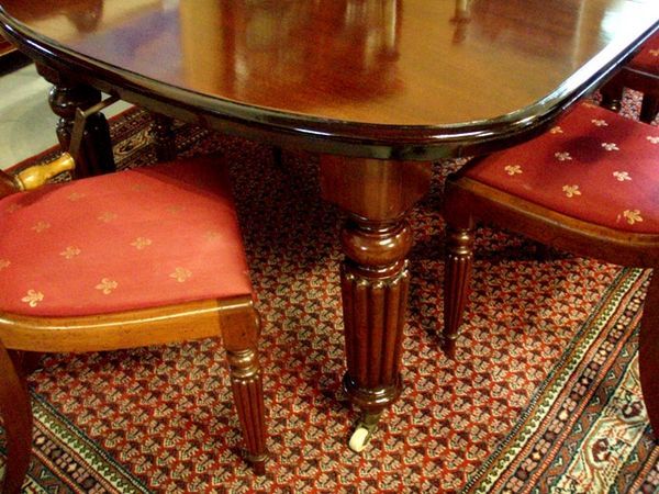 ANTICUARIUM - Oval dining table-ANTICUARIUM-VICTORIAN