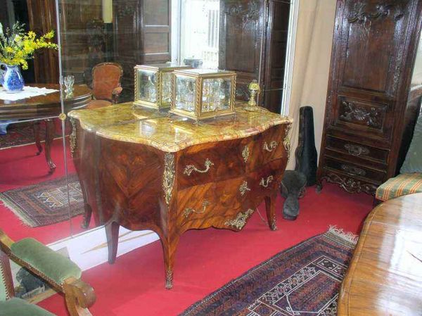 Antiquités FAUROUX - Chest of drawers-Antiquités FAUROUX-Commode Louis XV