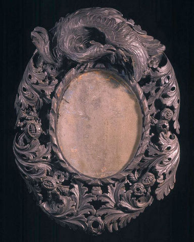 ARNOLD WIGGINS & SONS - Spiegel-ARNOLD WIGGINS & SONS-Miroir du XVIIème en bois sculpté ovale